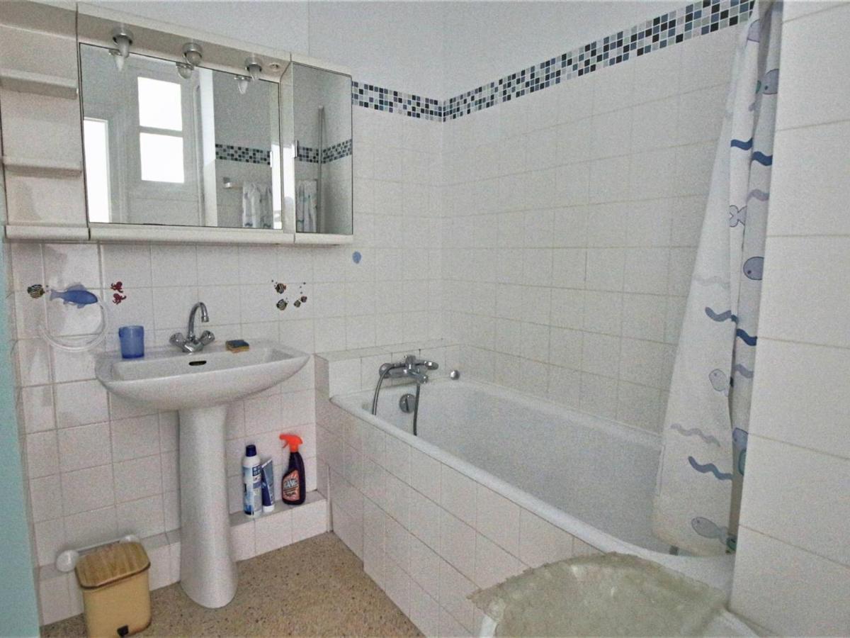 Appartement Lumineux Pour Famille A Royan, Quartier Calme Pres Du Marche, Balcon Et Parking Gratuit - Fr-1-738-26 *